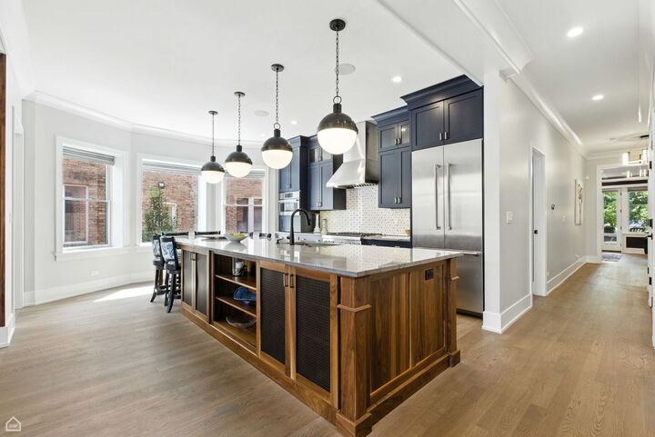 Property Photo:  3042 W Palmer Boulevard  IL 60647 