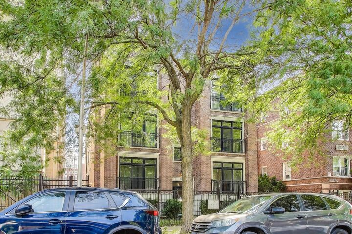 Property Photo:  5021 N Kenmore Avenue 2S  IL 60640 