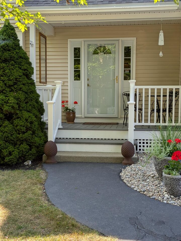Property Photo: 25 Hubbard Street ME 04072