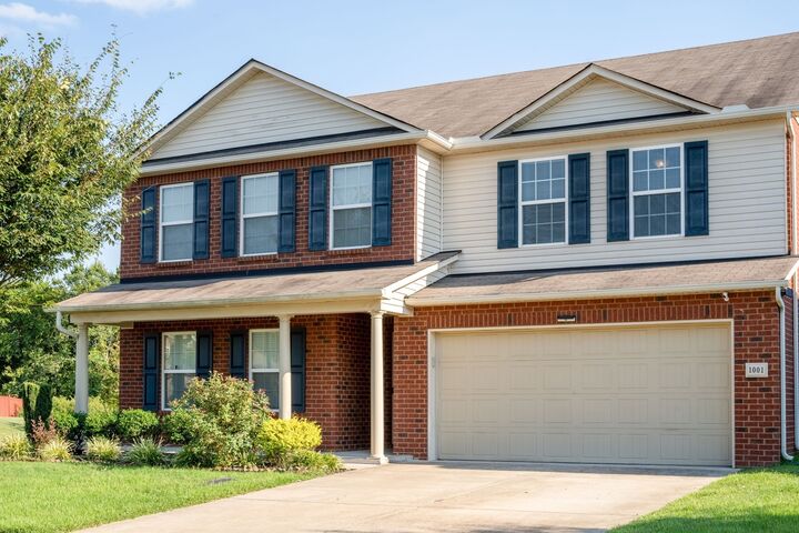 Property Photo: 1001 Benwick Rd TN 37075