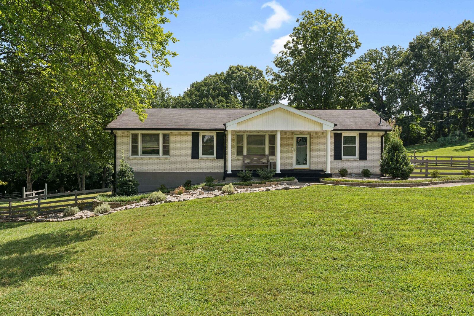 Property Photo:  150 Una Recreation Rd  TN 37217 