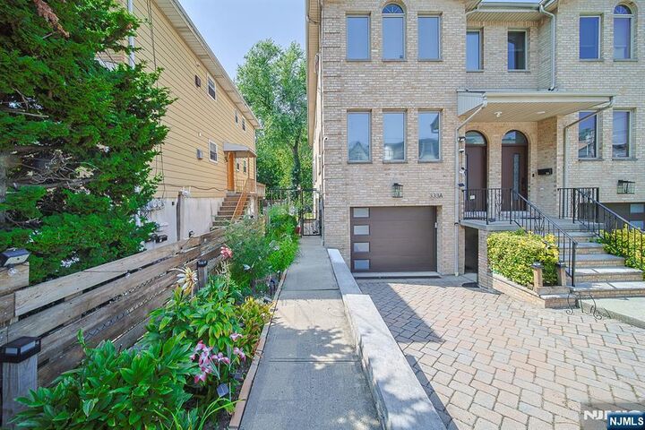 Property Photo:  333 Highland Avenue A  NJ 07650 