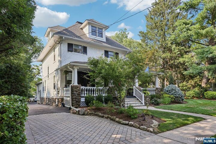Property Photo:  44 Washington Place  NJ 07450 