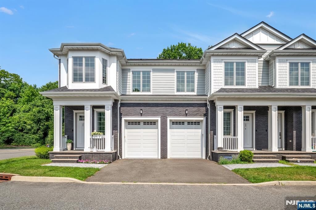 Property Photo:  25 Gabriel Court 25  NJ 07652 