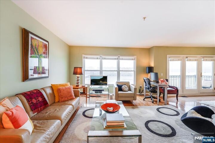 Property Photo:  252 The Promenade 252  NJ 07020 