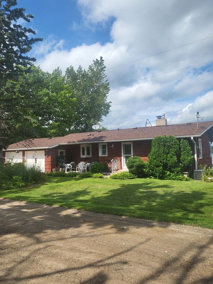 Property Photo:  68 Gillard Avenue SE  MN 55313 