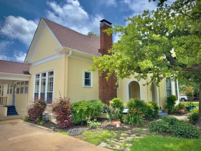 330 E McNeill Street  Stephenville TX 76401 photo