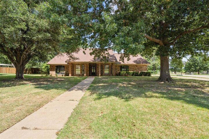 105 Tanglewood  Stephenville TX 76401 photo