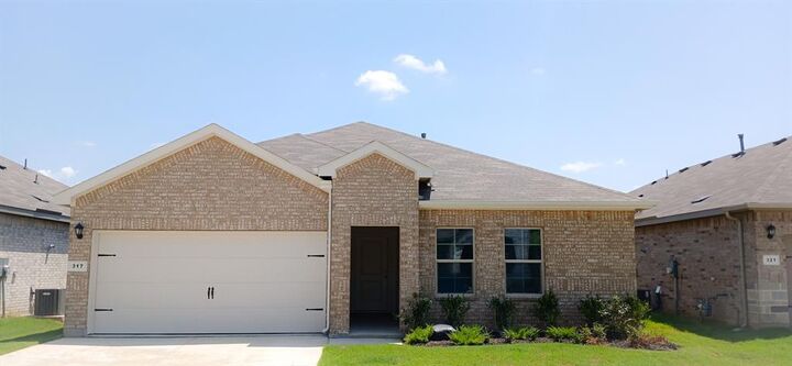 Property Photo: 317 Logan Street TX 76059