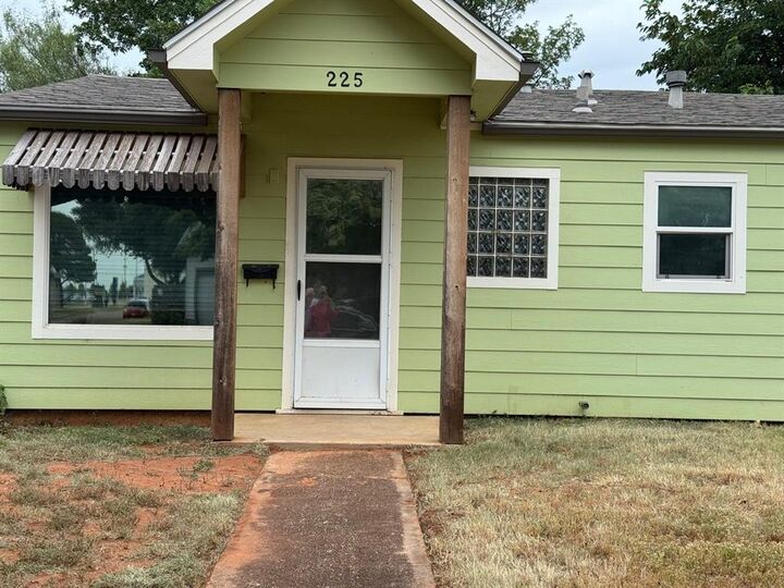 Property Photo: 225 Westridge Drive TX 79605