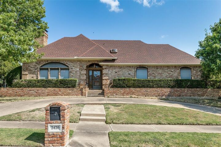 Property Photo:  2420 Stonegate Drive N  TX 76021 