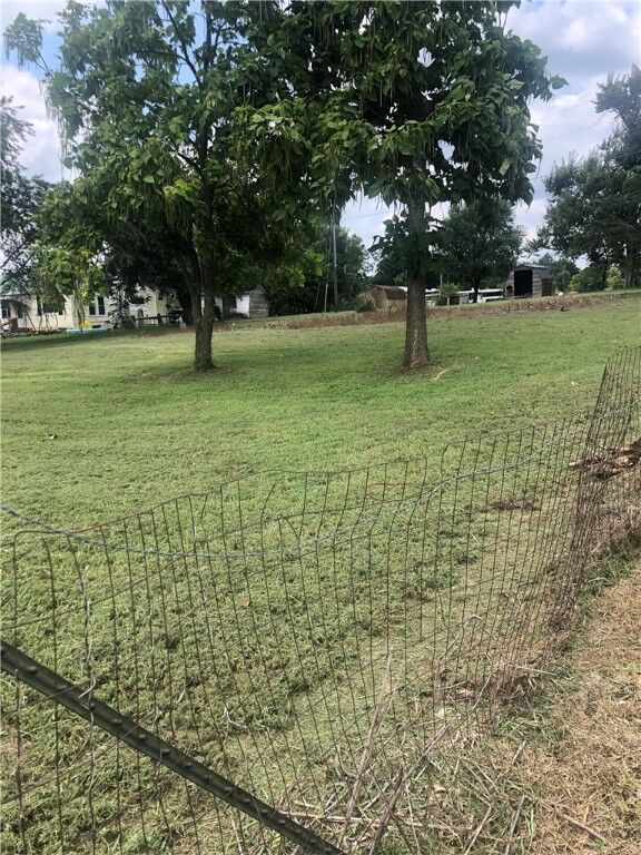 Property Photo: H Piney Road OK 74965