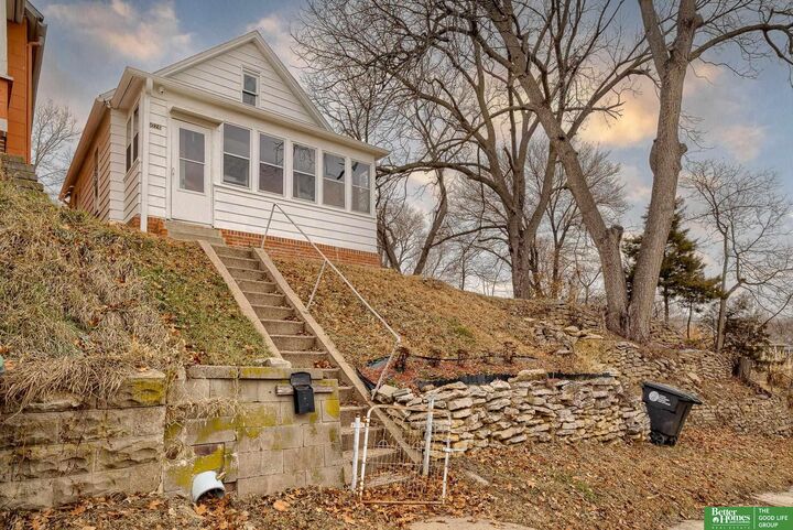 Property Photo:  5026 S 18 Street  NE 68107 