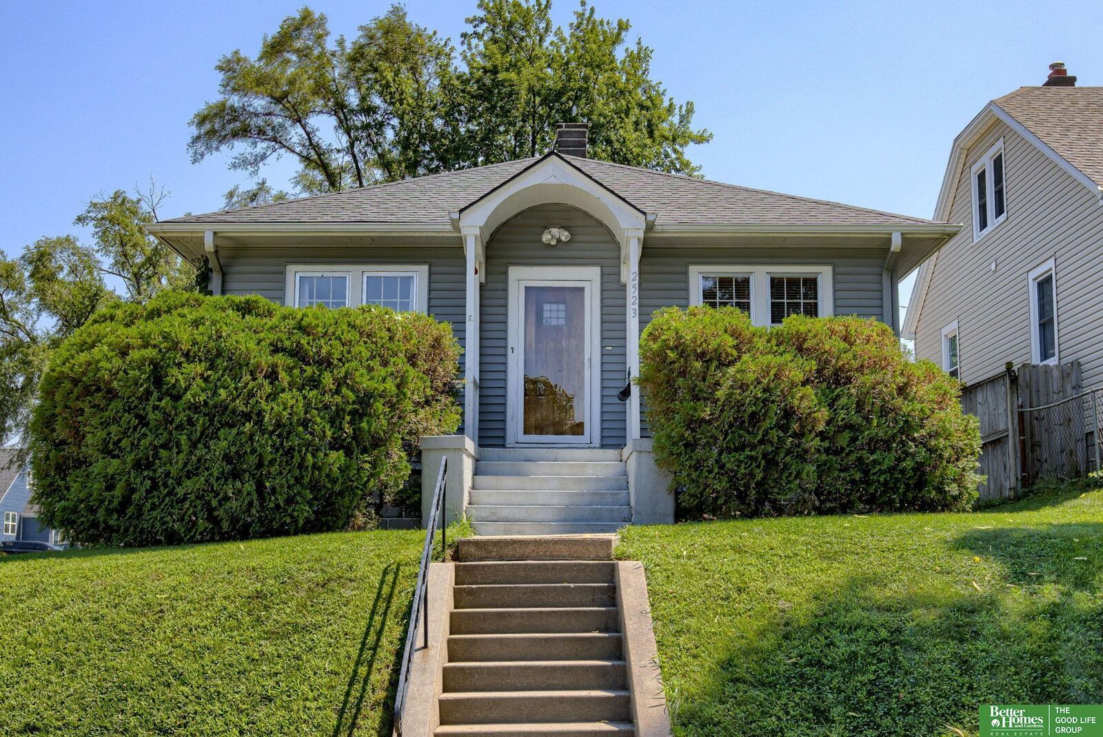 Property Photo: 2523 N 49 Avenue NE 68104