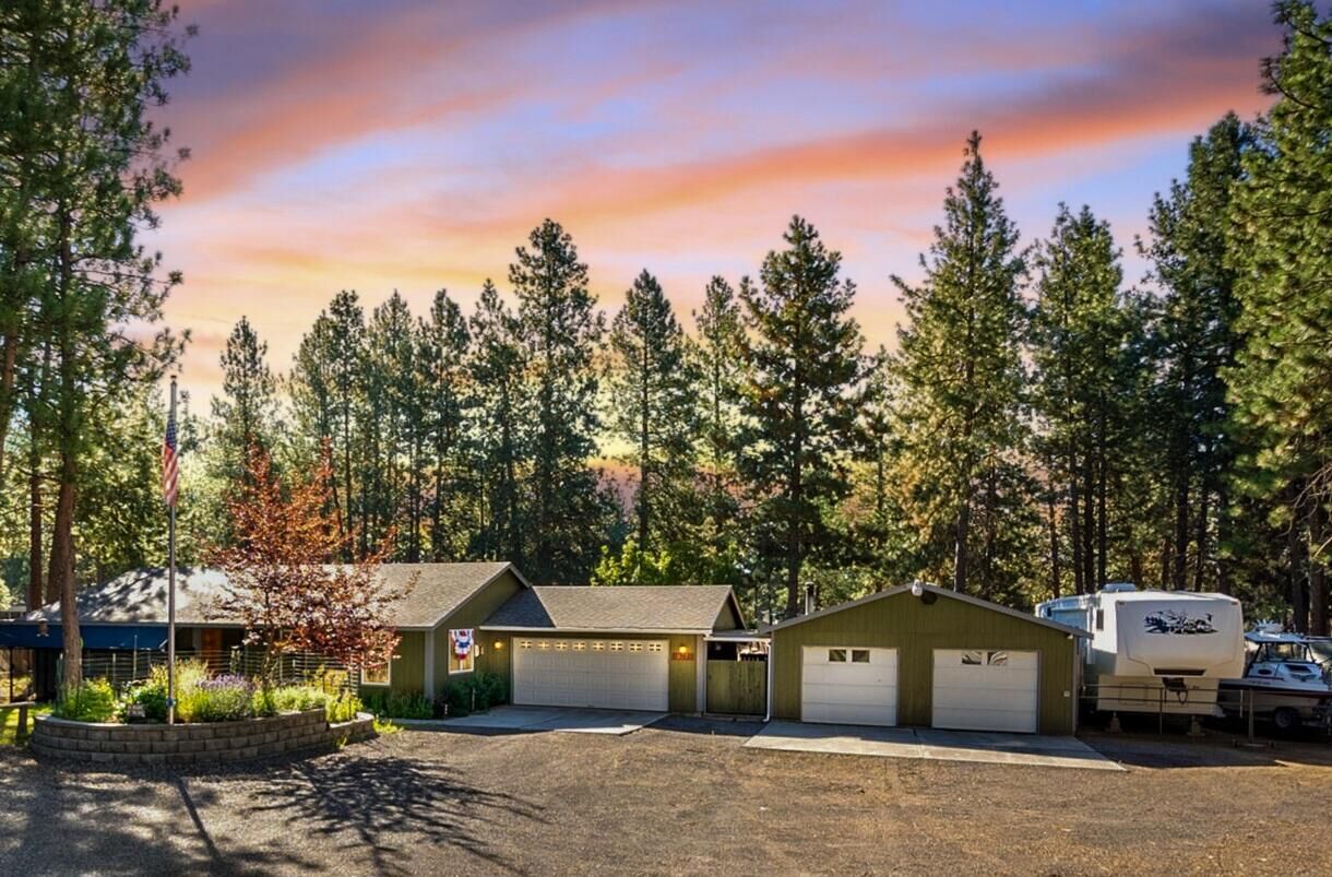 Property Photo:  19275 Cherokee Road  OR 97702 