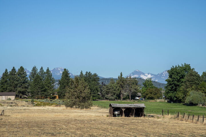 Property Photo: 62540 Eagle Road OR 97701