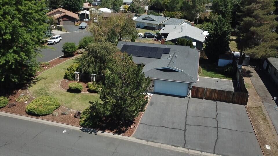 Property Photo:  4981 Gatewood Drive  OR 97603 