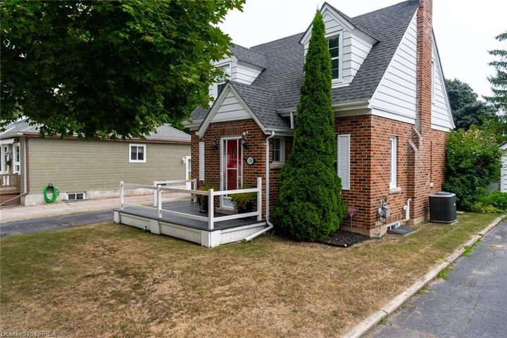 Photo de la propriété:  124 Walnut Street  ON N3T 1H4 