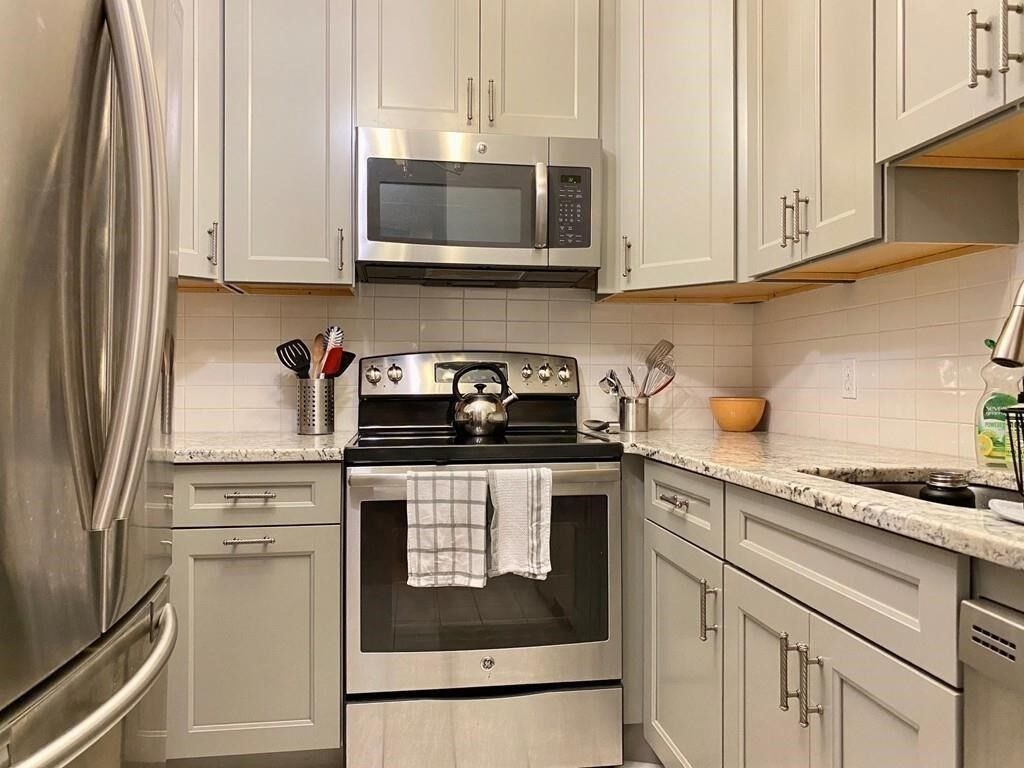 Property Photo:  280 Commonwealth Ave 104  MA 02116 