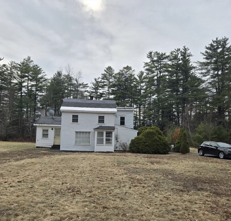 Property Photo:  574 Brown St  MA 01475 