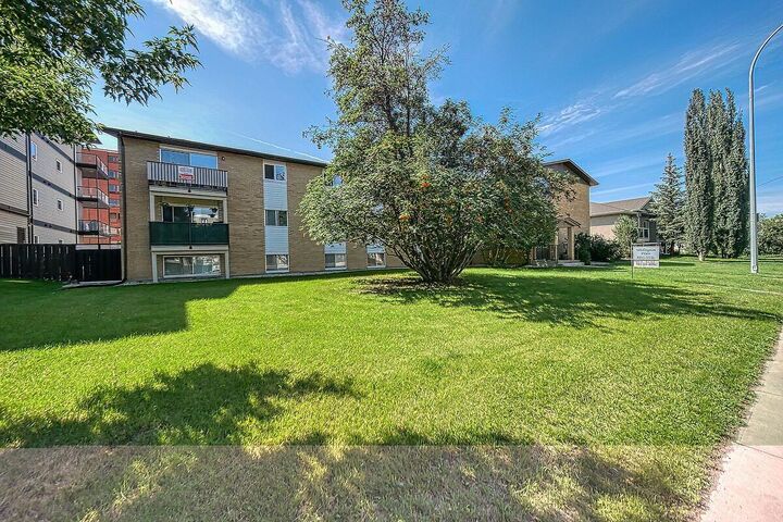 Property Photo: 4811 55 Street 207 AB T4N 2J2