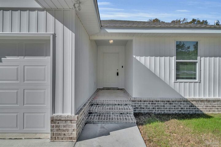 Property Photo:  3033 N 13th Ave  FL 32583 