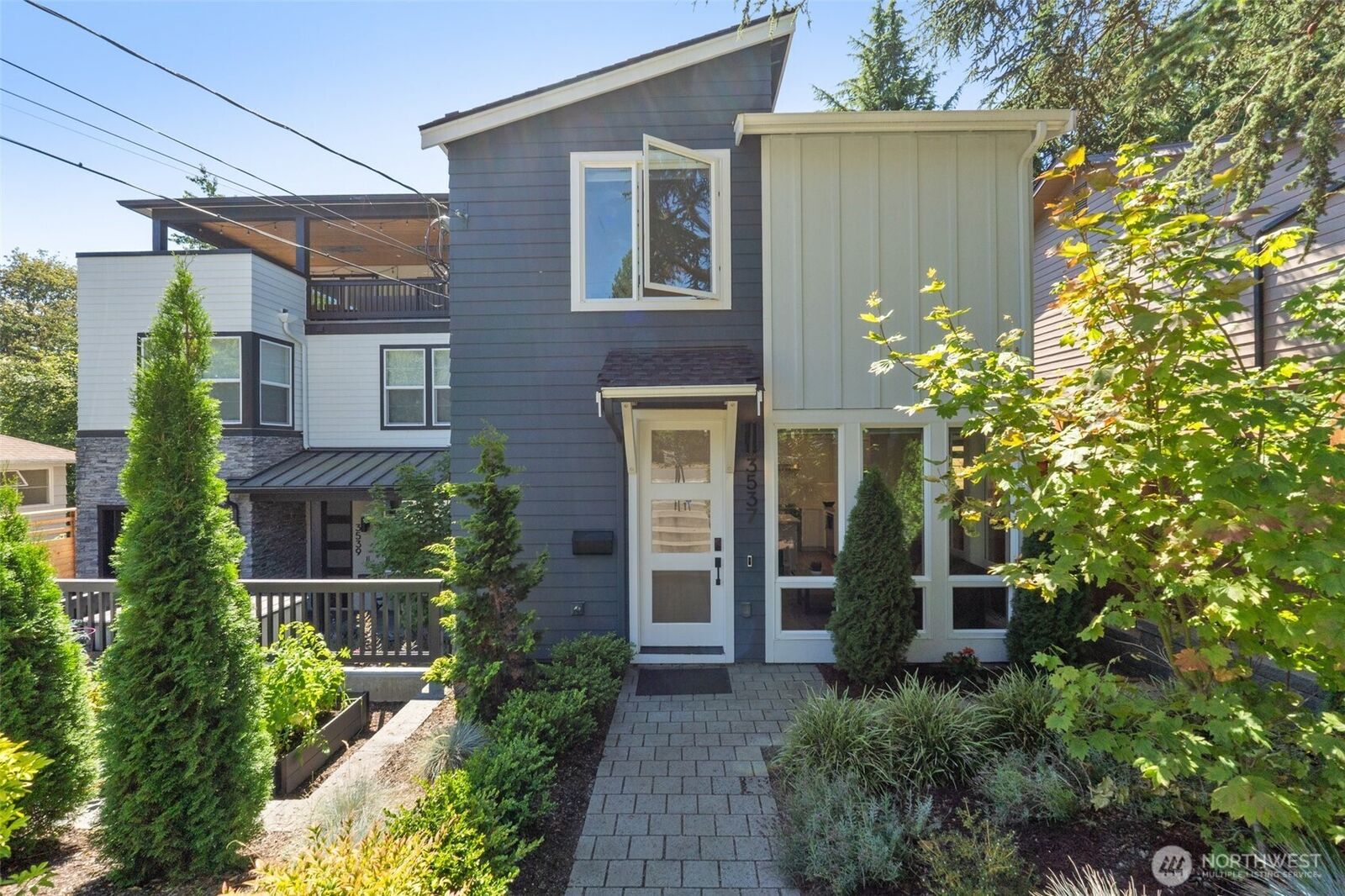 Property Photo:  3537 NE 93rd Street  WA 98115 