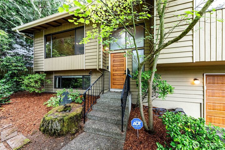 Property Photo:  5410  189th Place SW  WA 98036 