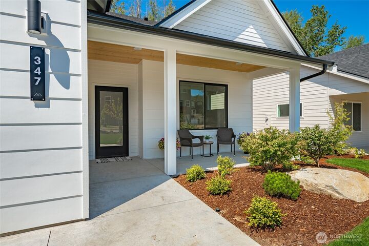 Property Photo:  714 E 5th Street  WA 98276 