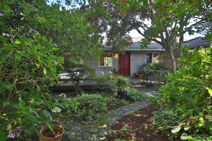 5876  Capt Vancouver Drive  Langley WA 98260 photo