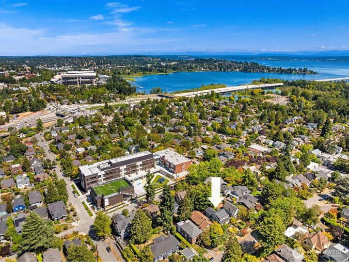 2020 E Lynn Street  Seattle WA 98112 photo