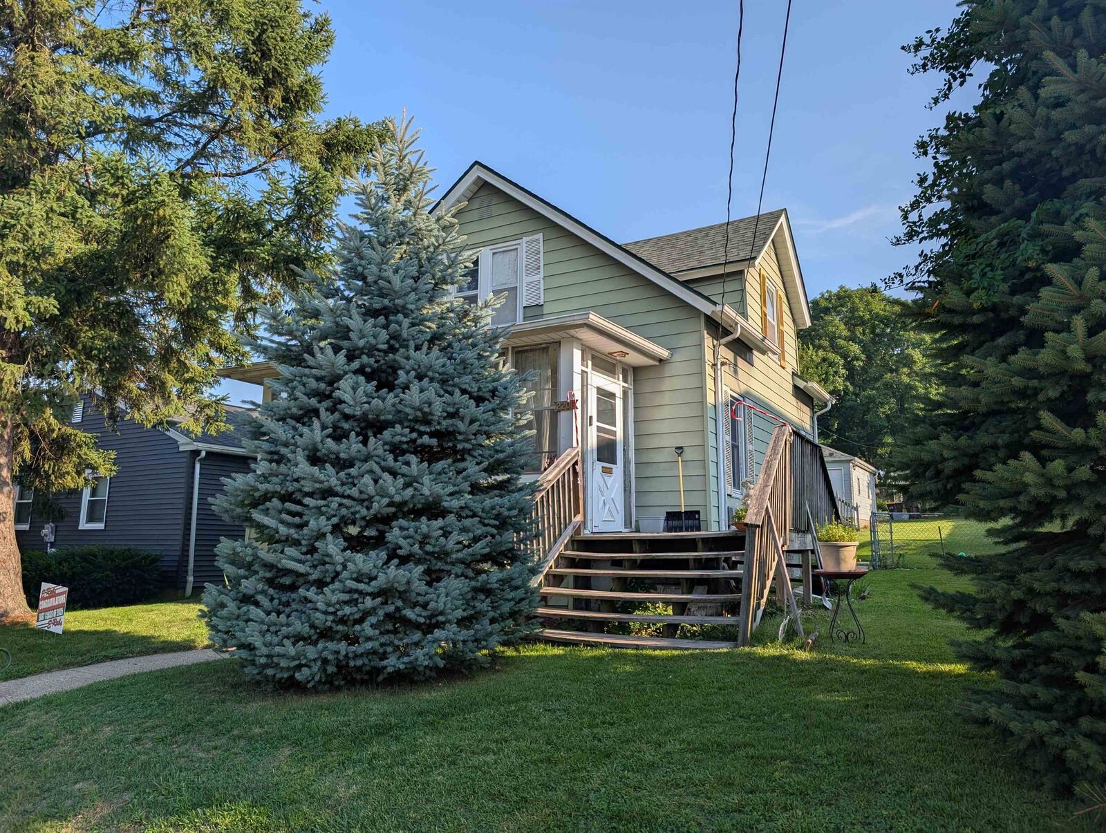 Property Photo: 2208 13 Avenue IL 61104