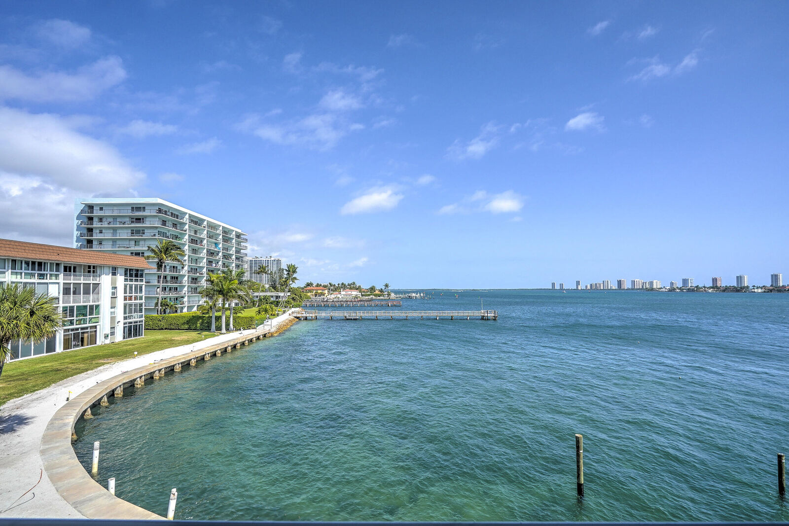 Property Photo:  410 Wilma 303 Circle 303  FL 33404 