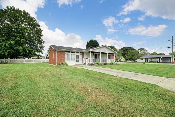 Property Photo:  820 Eastside Drive  KY 42749 