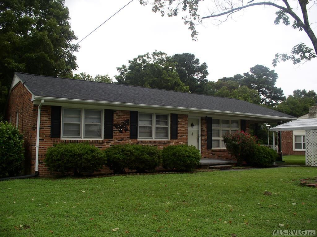 Property Photo: 546 Sagefield Drive NC 27536