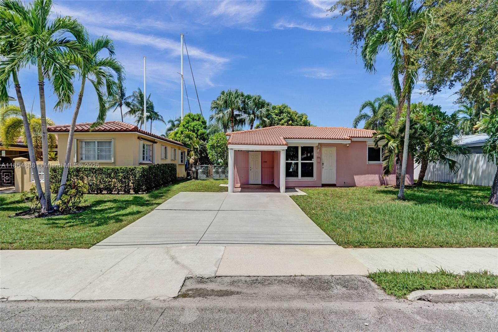 Property Photo:  917 Mandarin Isle  FL 33315 