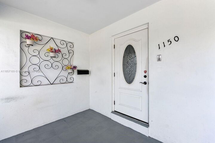 Property Photo:  1150 Adams St 1150  FL 33019 