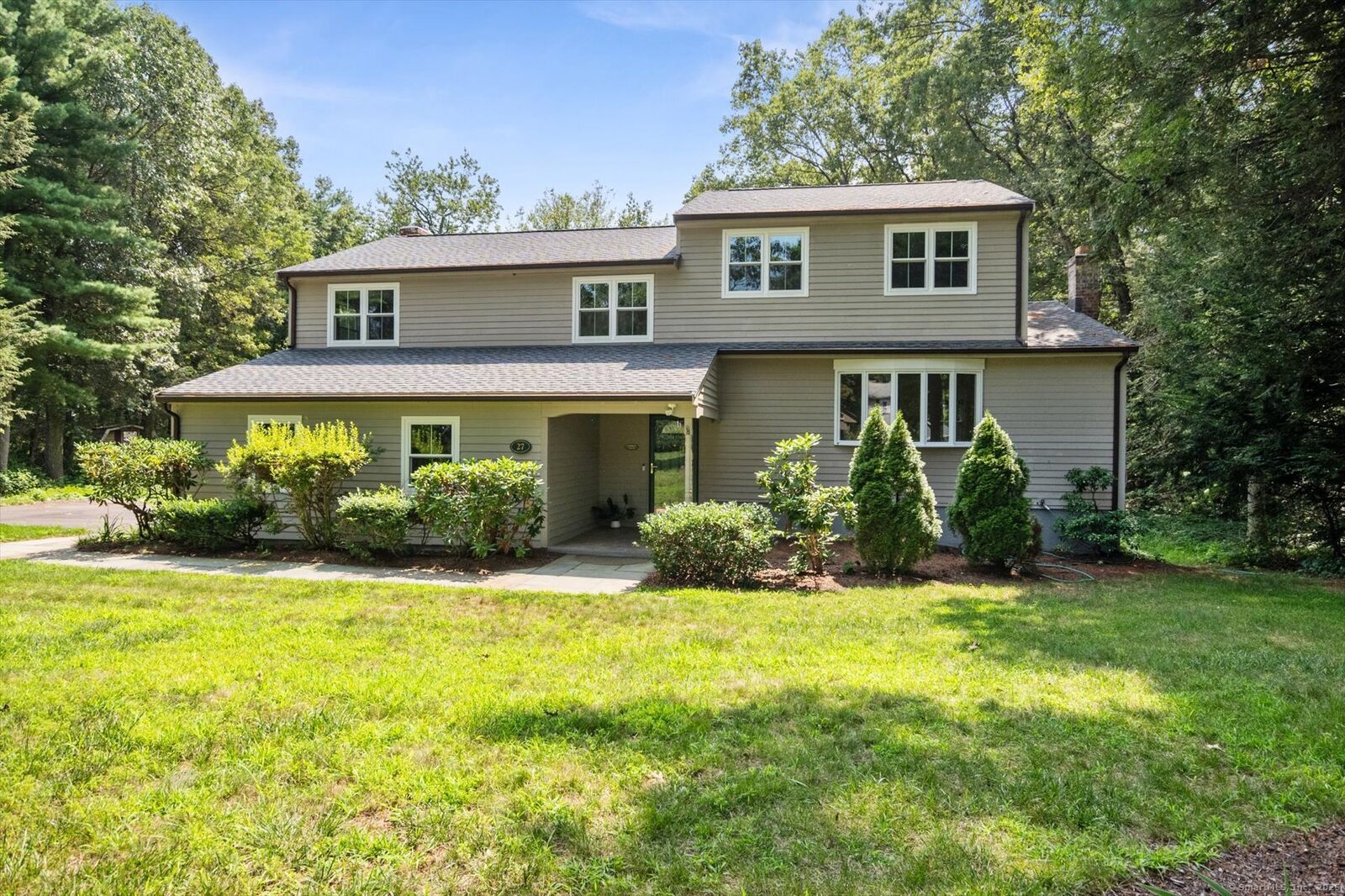 Property Photo:  27 Berkshire Way  CT 06070 