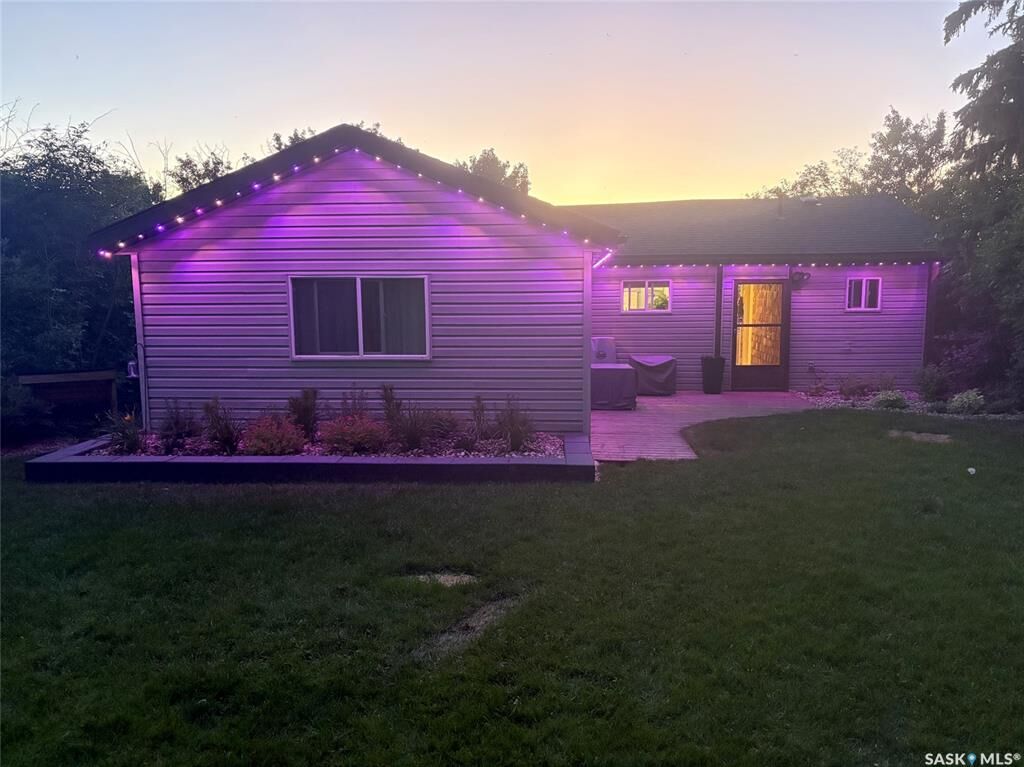 Property Photo:  83 Lakeview Avenue  SK S0M 1X0 