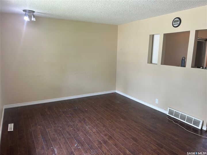 Property Photo: 732 Grey Street SK S4T 5G5