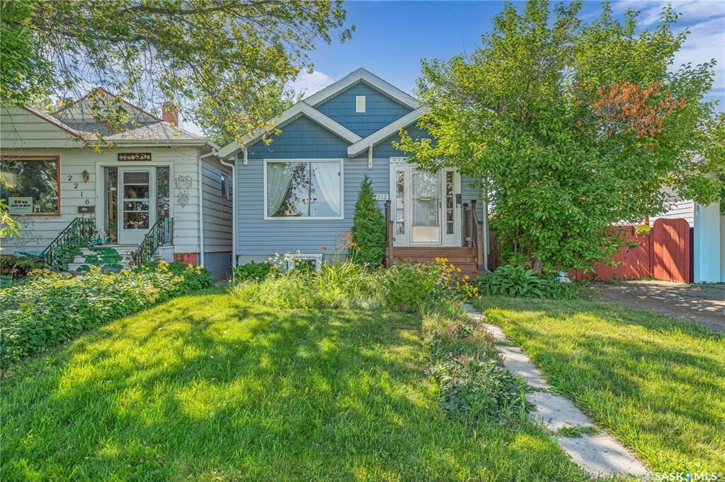 Property Photo:  2212 Edgar Street  SK S4N 3K9 