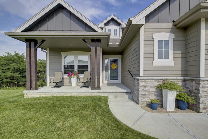 Property Photo:  1711 Blackthorn Street  IA 51503 