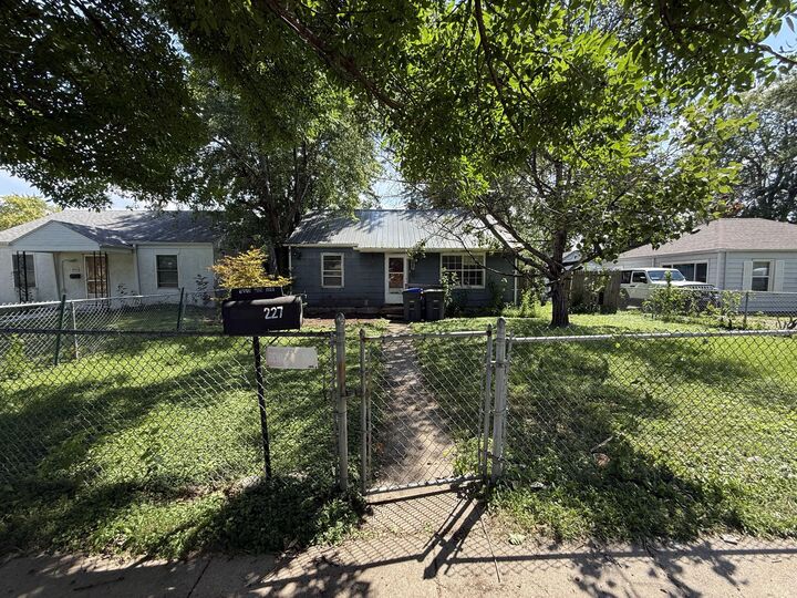 Property Photo: 3227 6th Avenue IA 51501