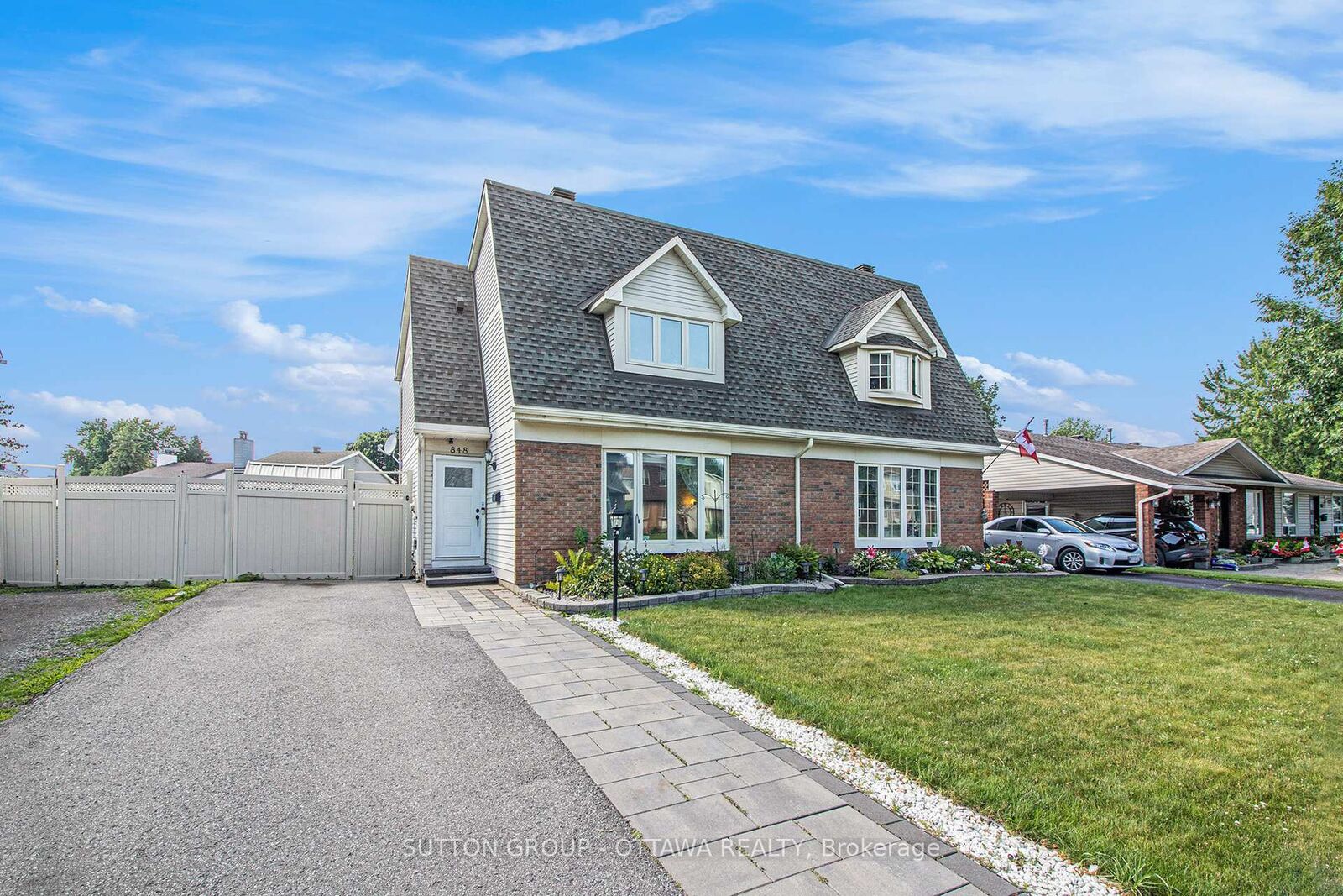 Property Photo:  848 Borland Drive  ON K1E 1X5 