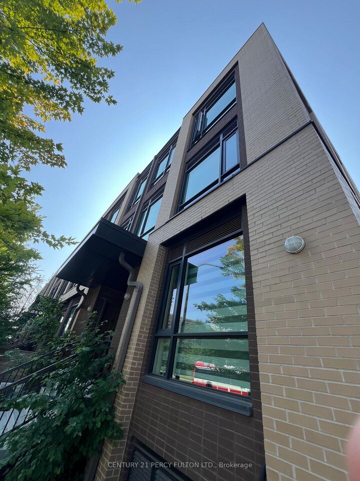 Property Photo: 639 Lawrence Avenue W 323 ON M6A 1A9