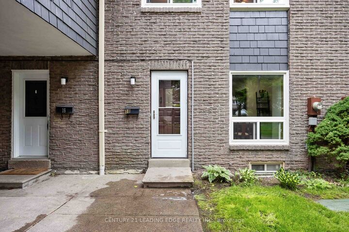 Photo de la propriété: 18 Rock Fern Way ON M2J 4N2
