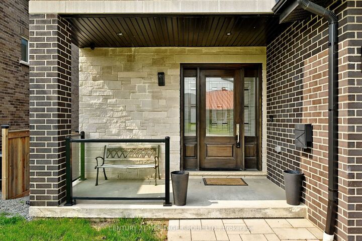 Property Photo:  148 Church Street  ON L4P 1J5 