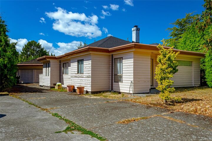 Photo de la propriété: 2297 Covington Pl BC V8N 5R1