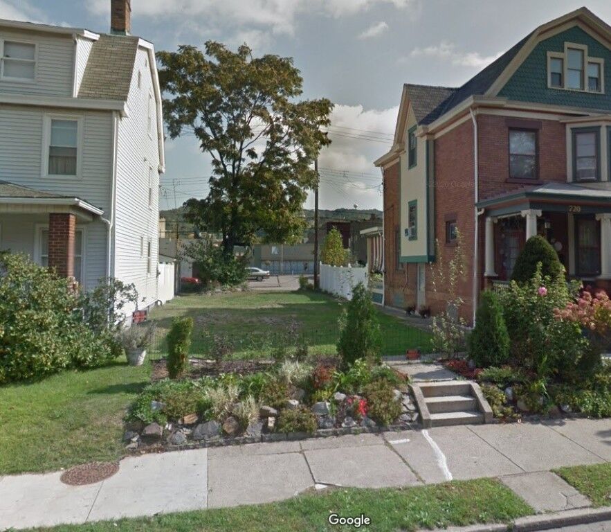 Property Photo: 722 Maplewood Ave PA 15003