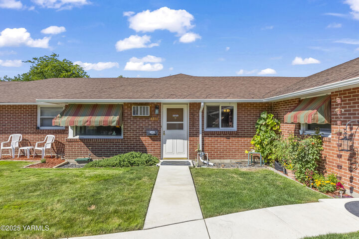 333 N 42nd Ave  Yakima WA 98908 photo